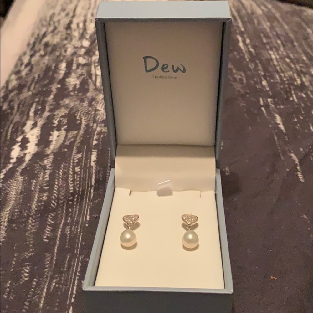 Pearl heart earrings